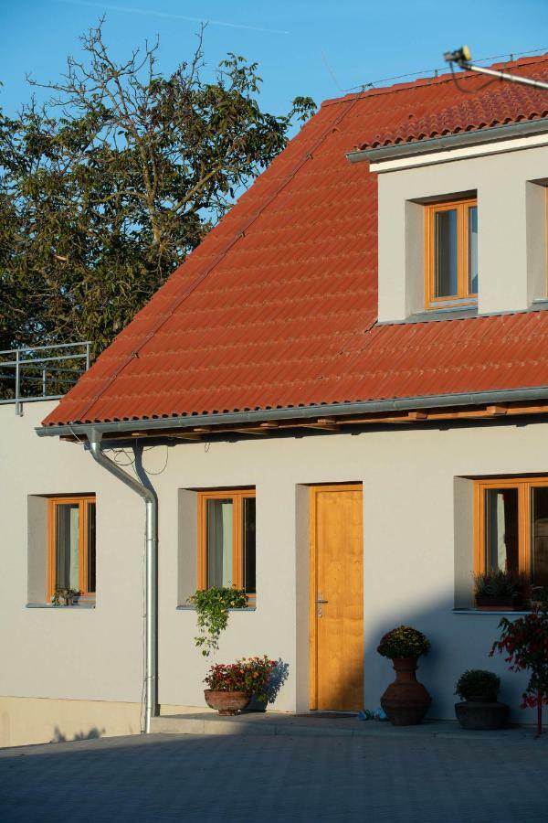 Vcelarstvi Pod Svatym Florianem Znojmo Exterior photo
